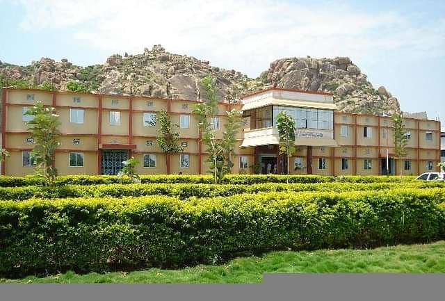 Kalmathada_Pujya_Shri_Virupaksha_Shivacharya_Ayurvedic_Medical_College